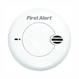 Détecteur de fumée First Alert performant et compact